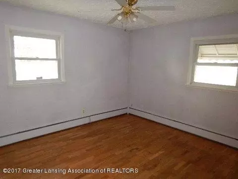 2015 W Maple St, Lansing, MI 48915 photo 7
