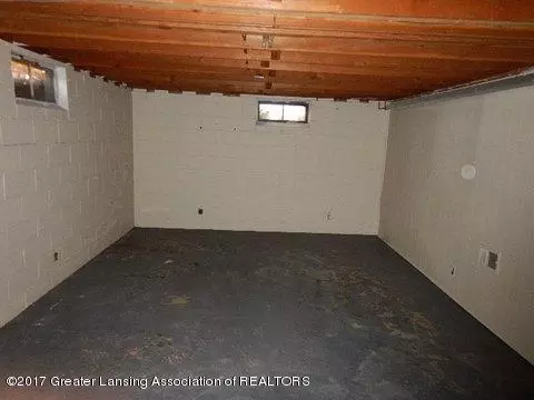 2015 W Maple St, Lansing, MI 48915 photo 12