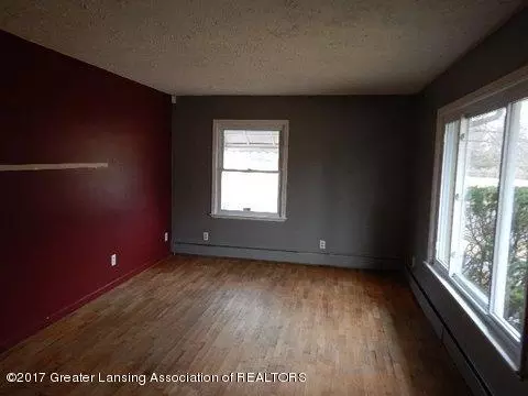 2015 W Maple St, Lansing, MI 48915 photo 5