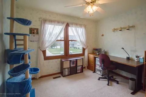 640 Canoga Ln, Haslett, MI 48840 photo 17