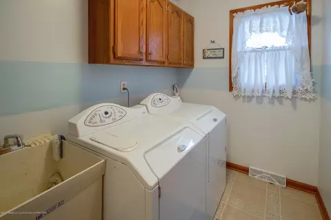 640 Canoga Ln, Haslett, MI 48840 photo 12