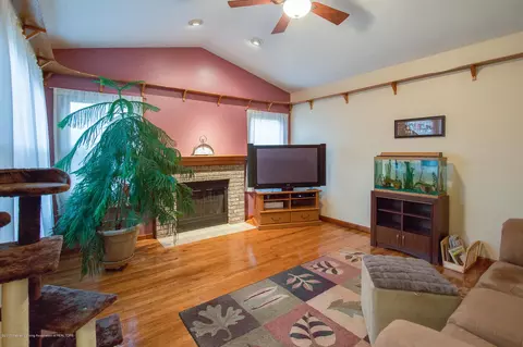 640 Canoga Ln, Haslett, MI 48840 photo 8