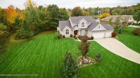 1311 Poppy Ln, Dewitt, MI 48820 photo 2
