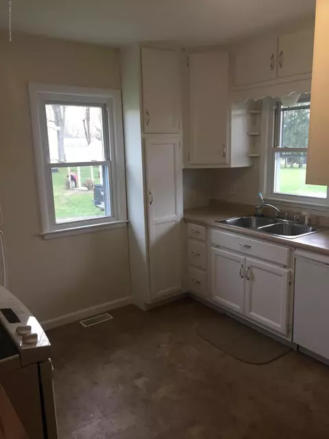 603 N N Brg, Dewitt, MI 48820 photo 5