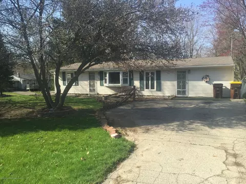 710 Birchwood St, Dewitt, MI 48820 photo 1