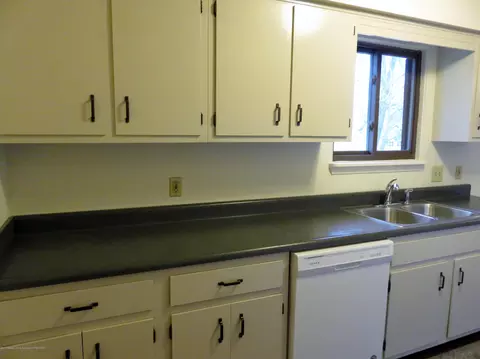 6323 Marscot Dr, Lansing, MI 48911 photo 3