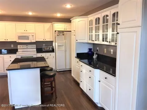 5337 Haversham, Haslett, MI 48840 photo 10