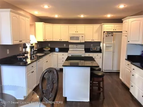 5337 Haversham, Haslett, MI 48840 photo 9