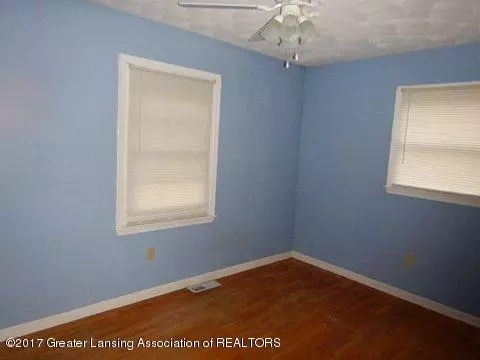 5597 Eugene Dr, Dimondale, MI 48821 photo 10