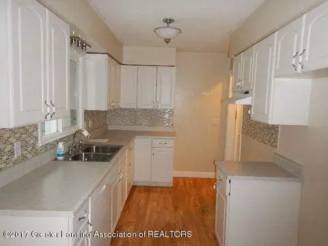 5597 Eugene Dr, Dimondale, MI 48821 photo 2