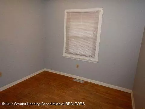 5597 Eugene Dr, Dimondale, MI 48821 photo 6