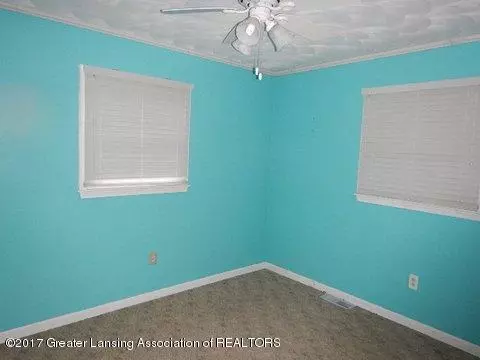 5597 Eugene Dr, Dimondale, MI 48821 photo 8