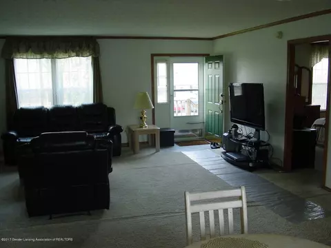 826 E Frederick Ave, Lansing, MI 48906 photo 4