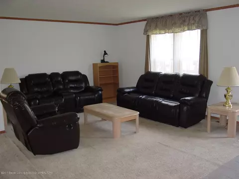 826 E Frederick Ave, Lansing, MI 48906 photo 2