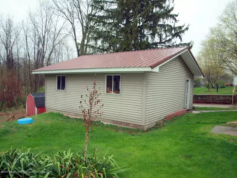 225 N Franklin St, Maple Rapids, MI 48853 photo 5