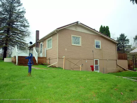 225 N Franklin St, Maple Rapids, MI 48853 photo 2