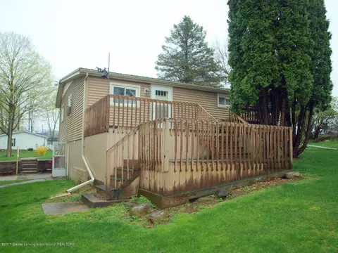 225 N Franklin St, Maple Rapids, MI 48853 photo 4