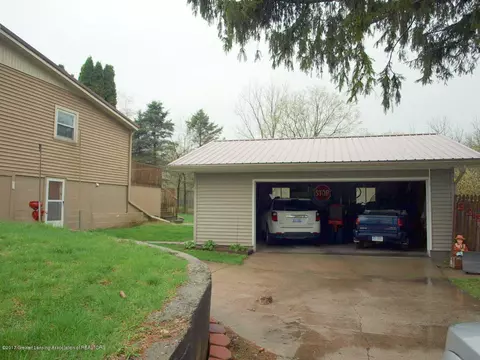 225 N Franklin St, Maple Rapids, MI 48853 photo 3