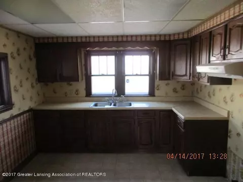 131 E Clinton St, Ovid, MI 48866 photo 10