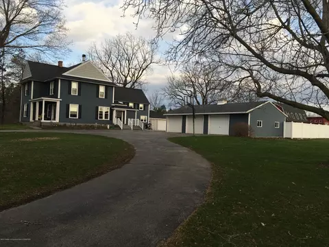 1422 W Cutler Rd, Dewitt, MI 48820 photo 1