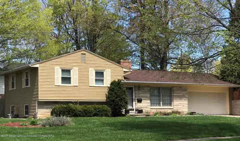 2922 Cooley Dr, Lansing, MI 48911 photo 1