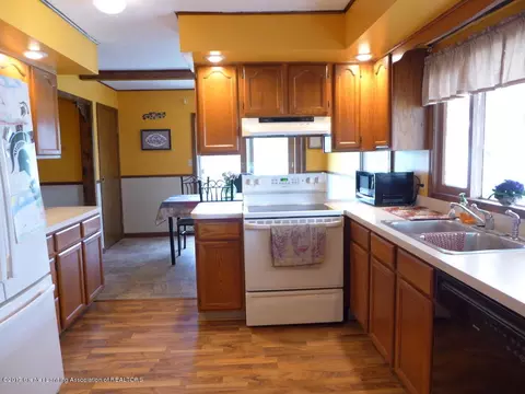 200 W Cook St, Maple Rapids, MI 48853 photo 6