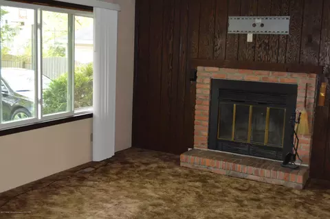105 E First St, Charlotte, MI 48813 photo 2