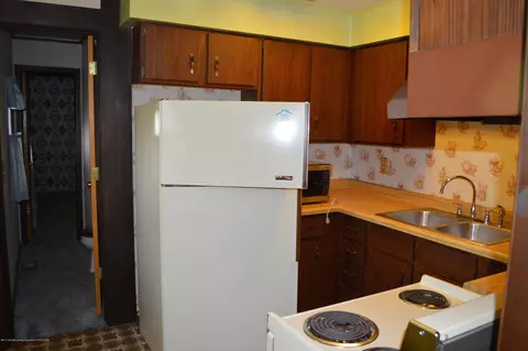 105 E First St, Charlotte, MI 48813 photo 4