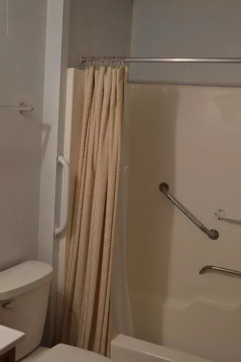 105 E First St, Charlotte, MI 48813 photo 6