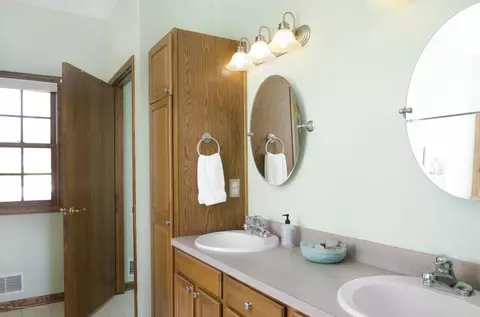 2157 Beechnut Trl, Holt, MI 48842 photo 14