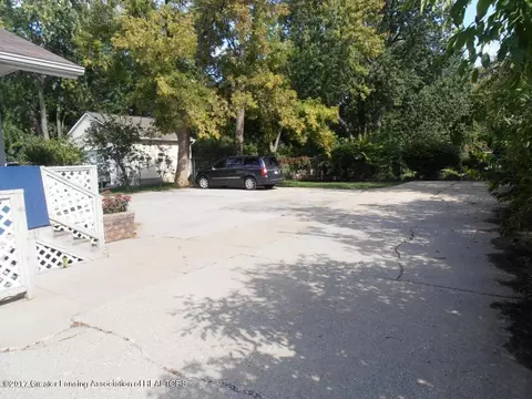 2126 Aurelius Rd, Holt, MI 48842 photo 3