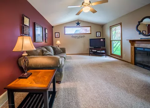 3910 Camperdown Dr, Lansing, MI 48911 photo 5