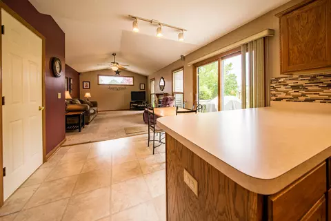 3910 Camperdown Dr, Lansing, MI 48911 photo 17