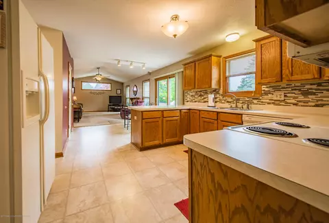 3910 Camperdown Dr, Lansing, MI 48911 photo 13
