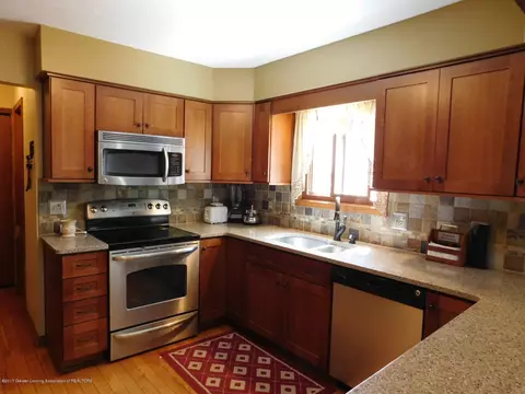 1940 Carson St, Lansing, MI 48911 photo 3