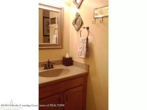 1940 Carson St, Lansing, MI 48911 photo 13