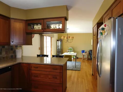 1940 Carson St, Lansing, MI 48911 photo 4