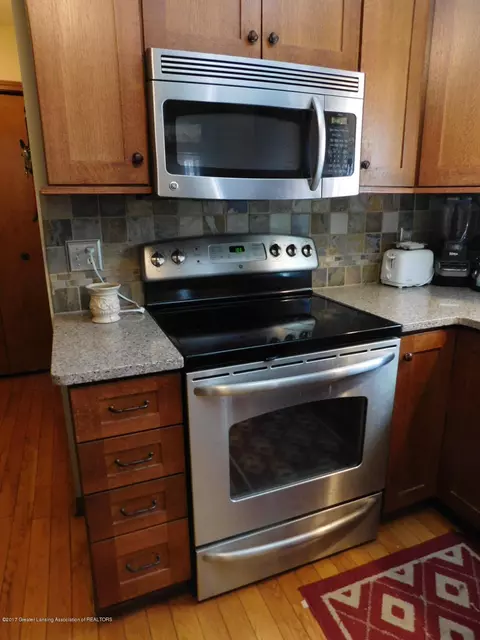 1940 Carson St, Lansing, MI 48911 photo 7