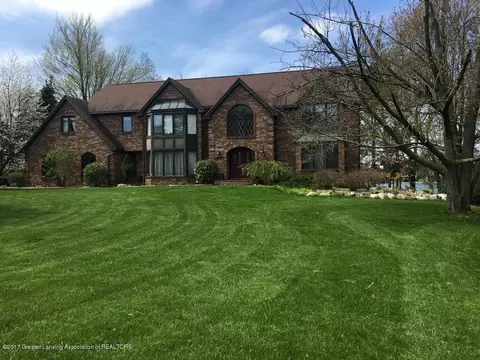 808 E Geneva Dr, Dewitt, MI 48820 photo 1