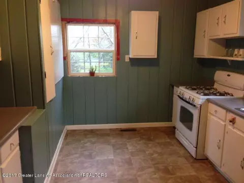 5620 Chestnut St, Bath, MI 48808 photo 3