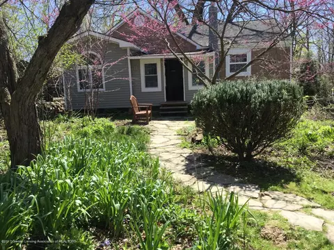 5620 Chestnut St, Bath, MI 48808 photo 1