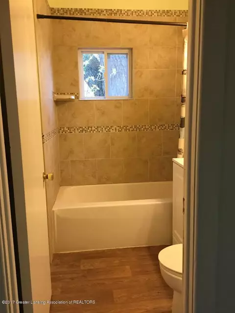 5620 Chestnut St, Bath, MI 48808 photo 5