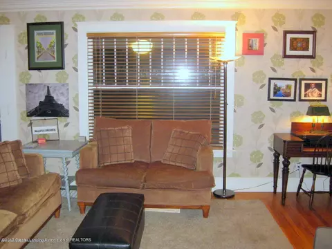 800 Sparrow Ave, Lansing, MI 48910 photo 9