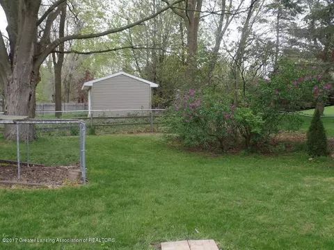 828 Creyts Rd, Dimondale, MI 48821 photo 3