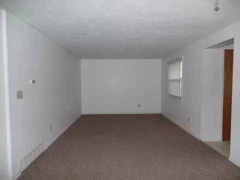 828 Creyts Rd, Dimondale, MI 48821 photo 9