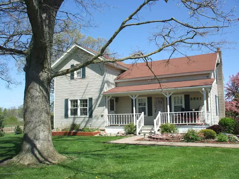 3641 E Walker, Saint Johns, MI 48879 photo 2