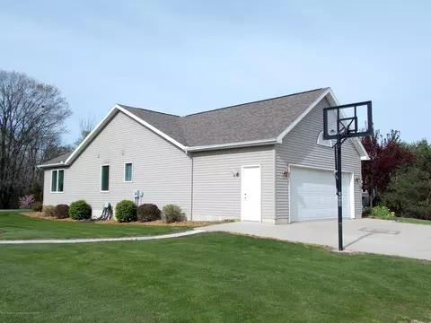 12500 S Wacousta Rd, Eagle, MI 48822 photo 28