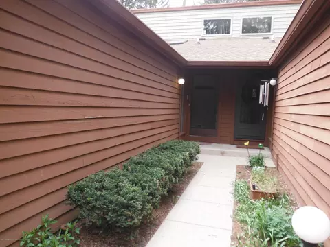 1194 Academic Way, Haslett, MI 48840 photo 2