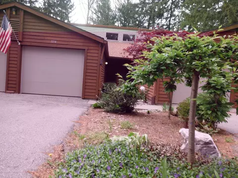 1194 Academic Way, Haslett, MI 48840 photo 3