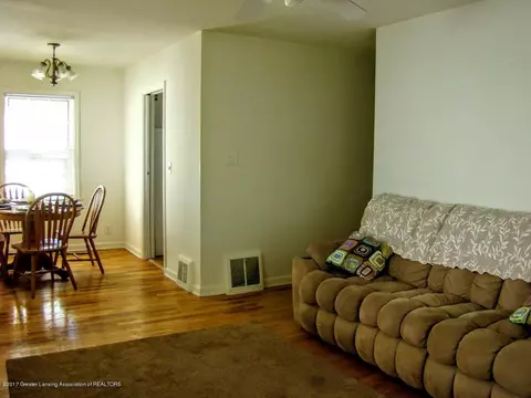 3121 Cedarbrook Ave, Lansing, MI 48910 photo 7
